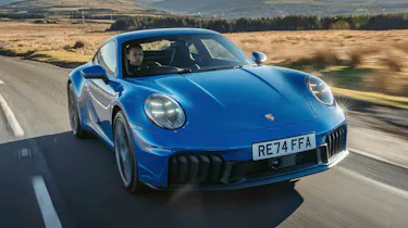 Porsche 911 Carrera GTS front tracking