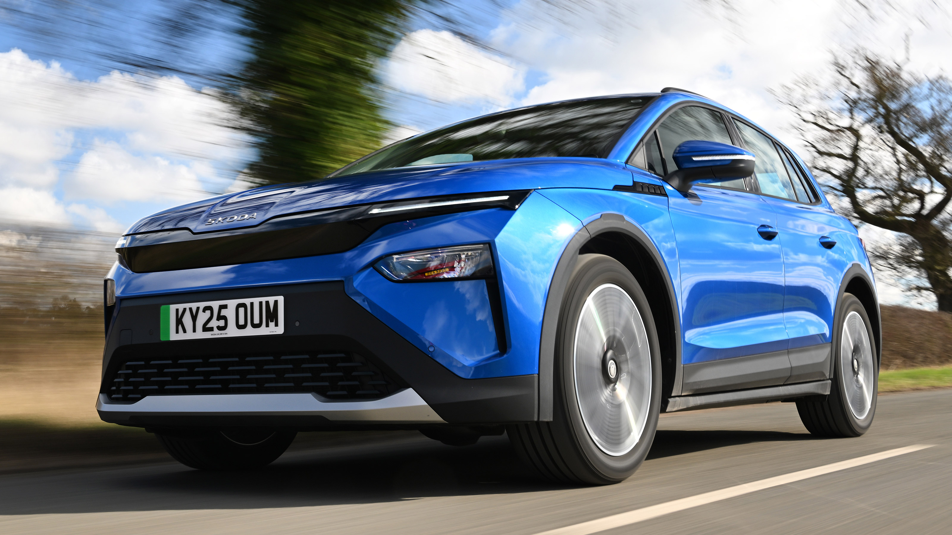 Skoda Elroq front quarter driving
