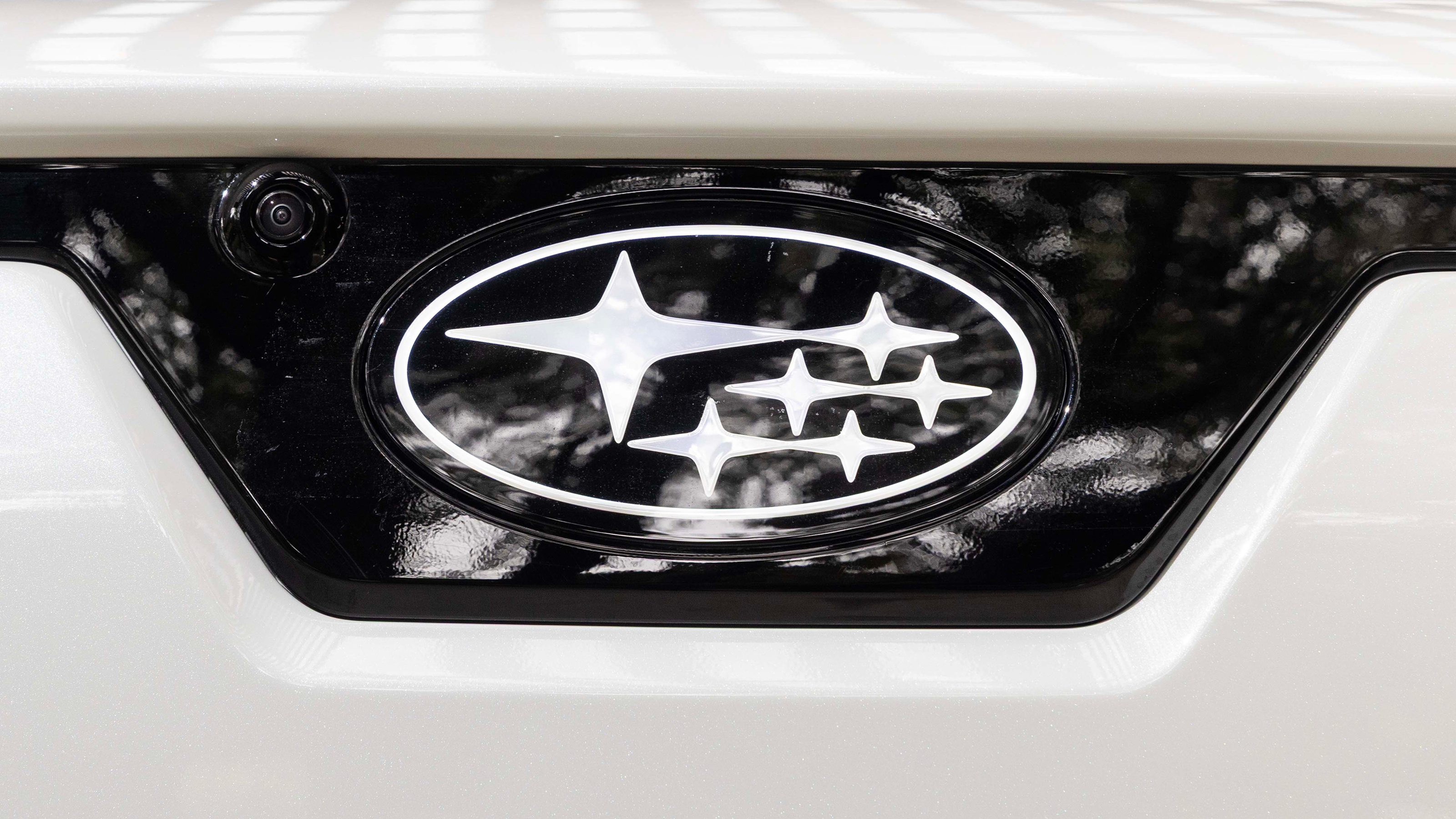 Subaru Solterra facelift badge