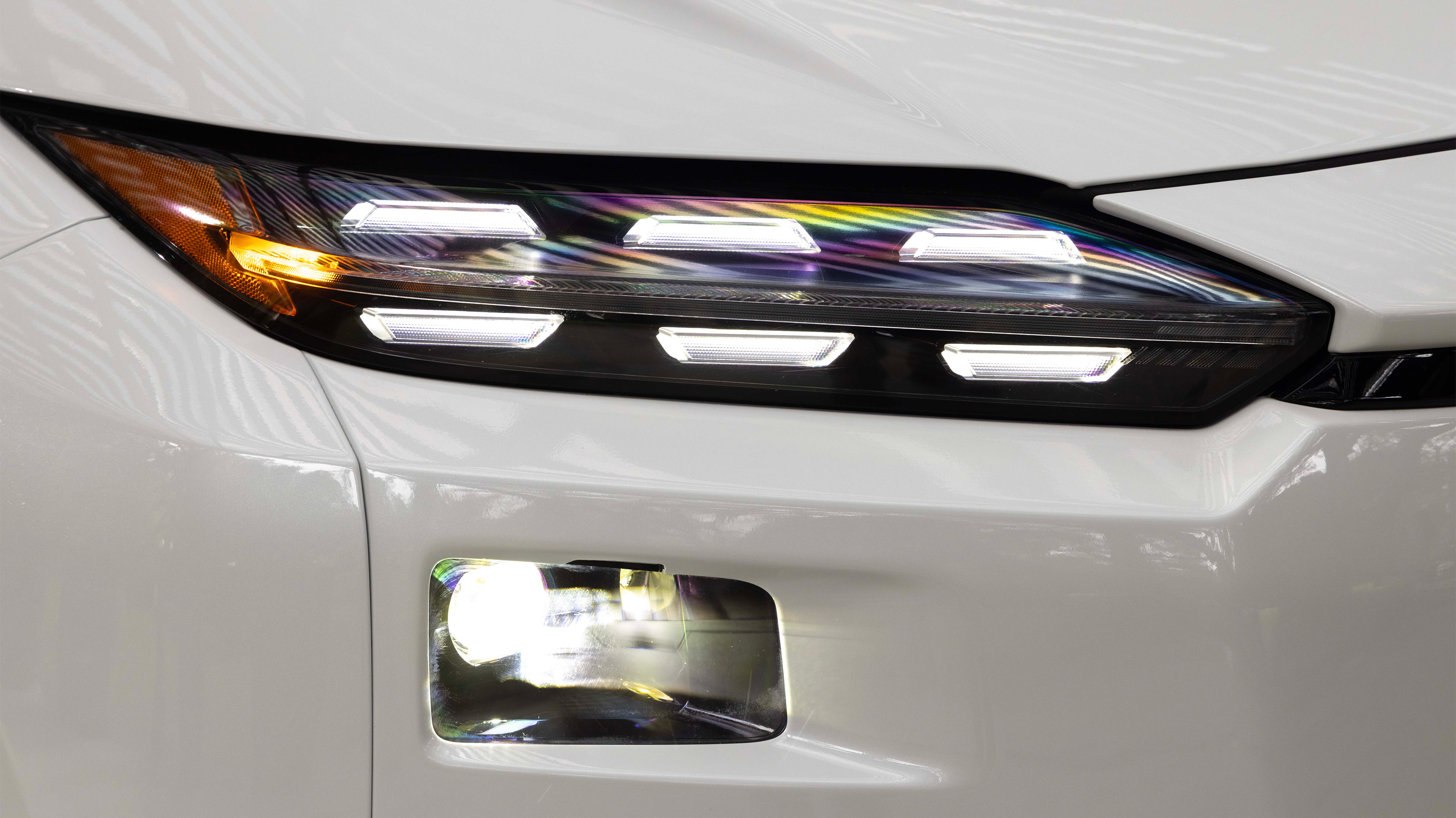 Subaru Solterra facelift headlights