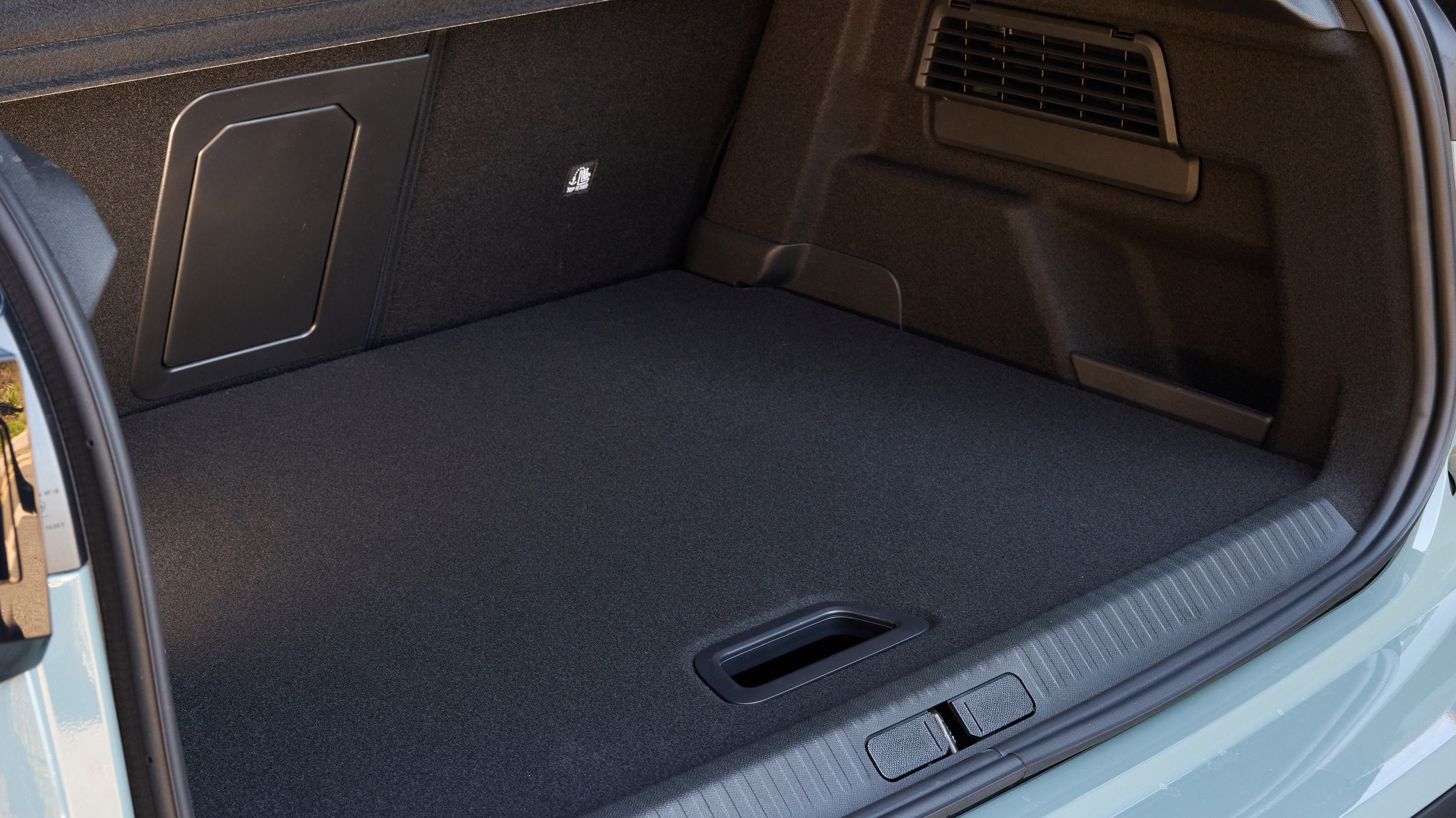 Citroen e-C4 boot