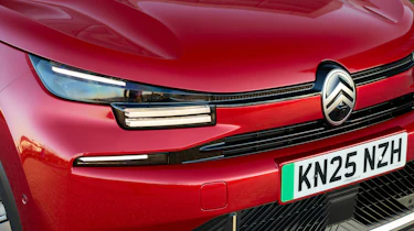 Citroen e-C4 headlight