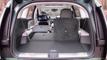 Hyundai Ioniq 9 boot seats down
