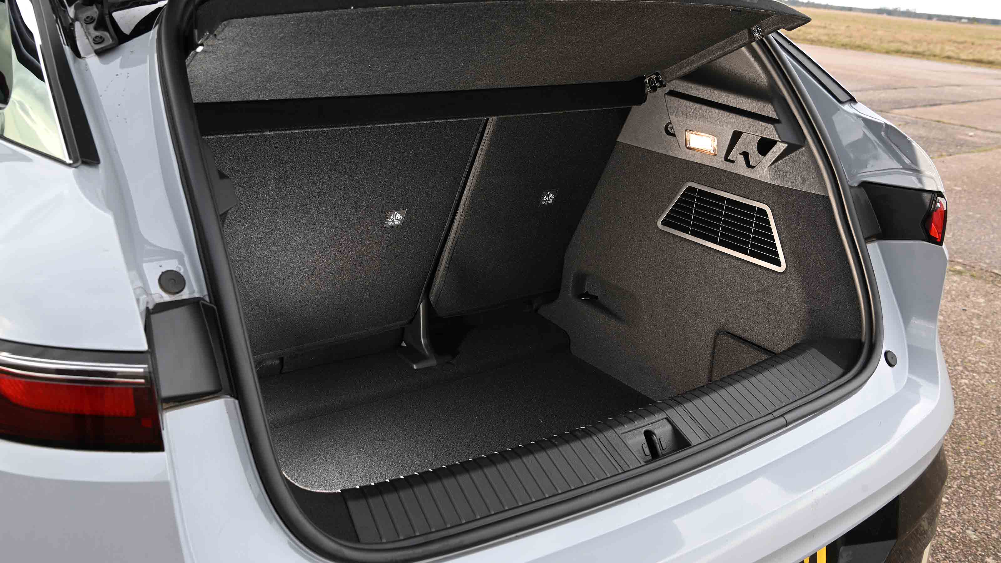 Renault Megane UK boot