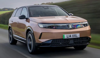 Vauxhall Grandland Electric front 3/4 tracking