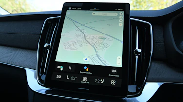 Volvo XC90 facelift UK infotainment