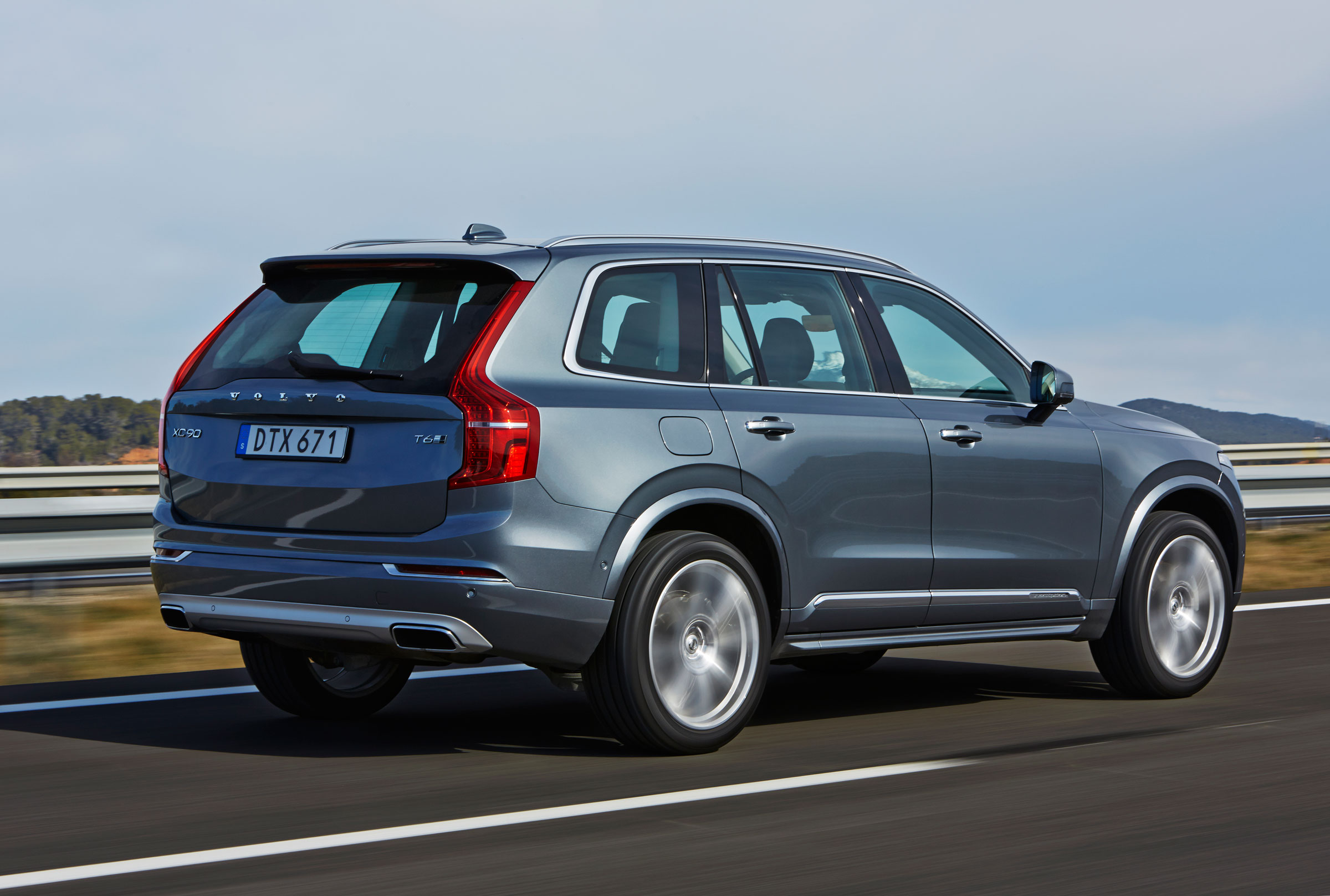 Volvo XC90 rear 3/4