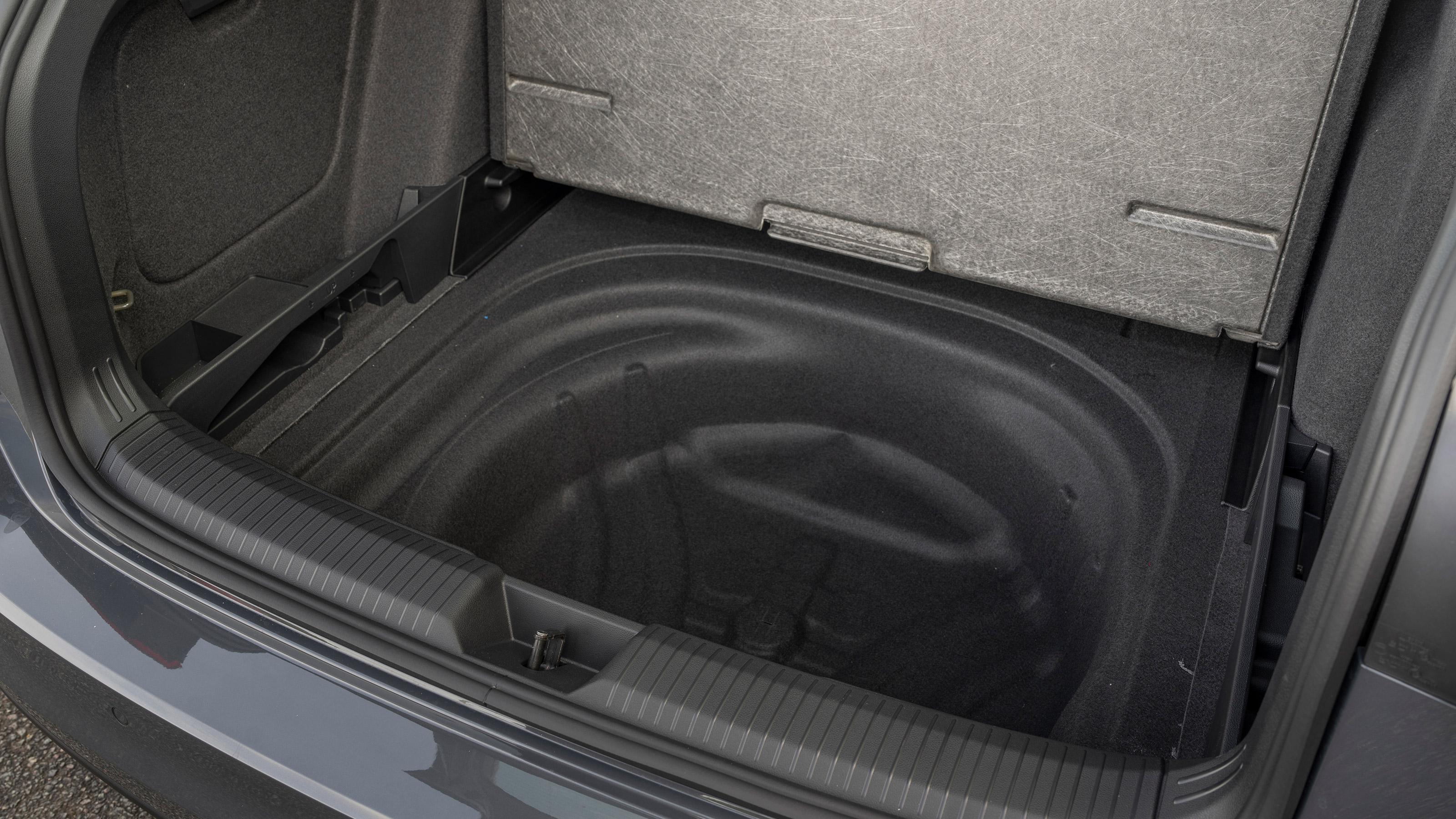 Volkswagen Golf Estate boot storage