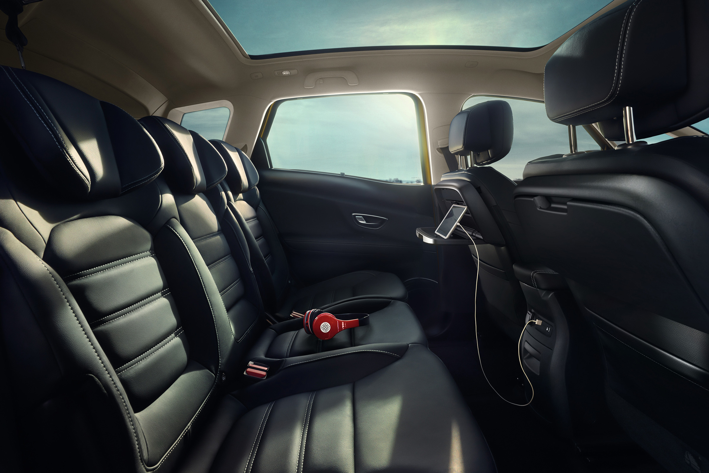 A Bose stereo is offered, complete with 11 speakers and a subwoofer
