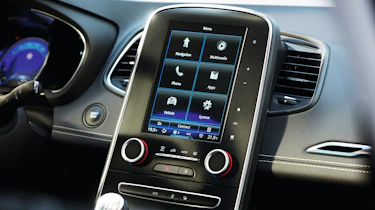 The infotainment screen grows from seven to 8.7-inches from Dynamique S trim