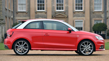 A contrasting roof helps draw the eye to this nicely proportioned car