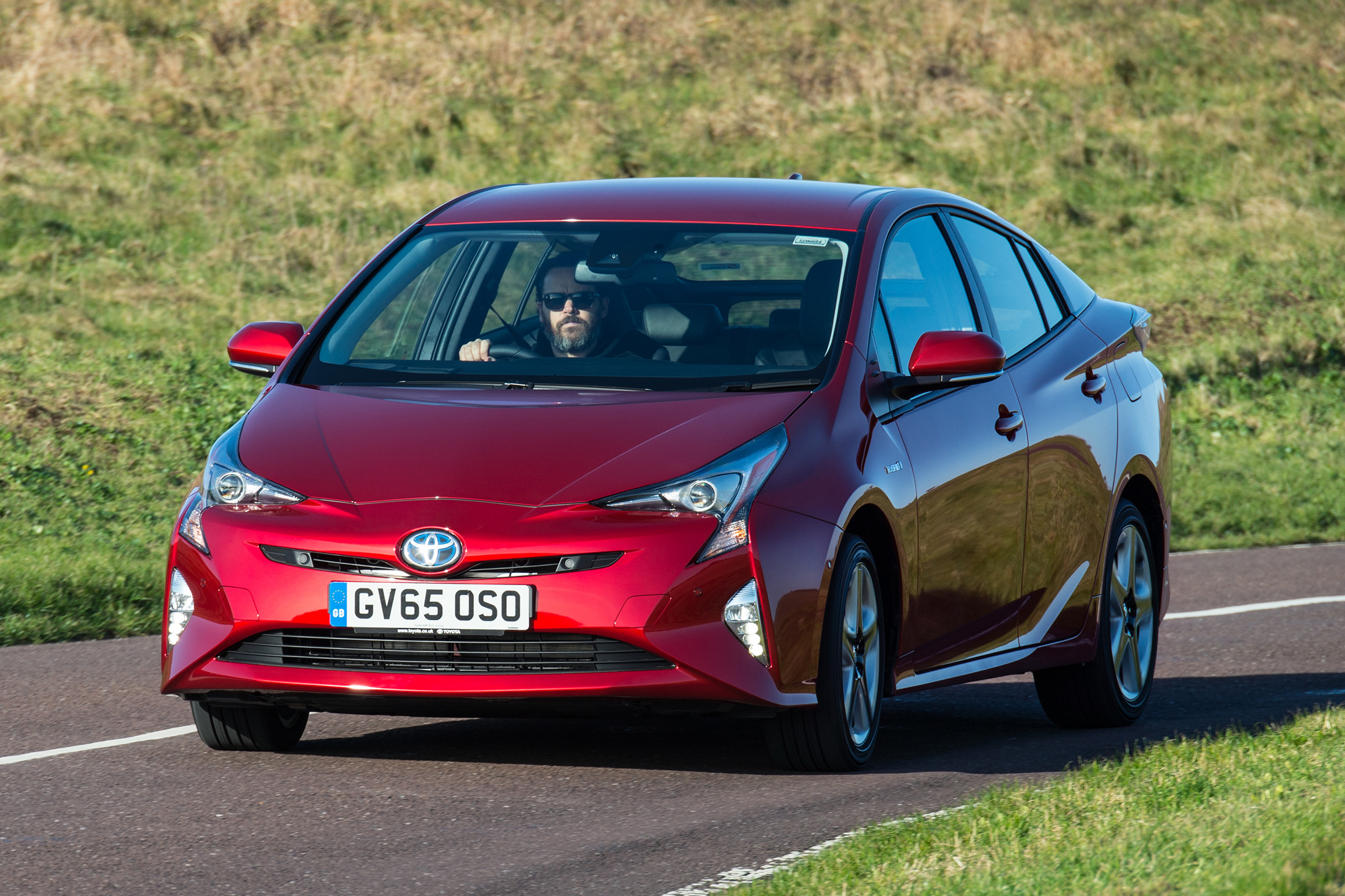 Toyota Prius front 3/4 cornering 
