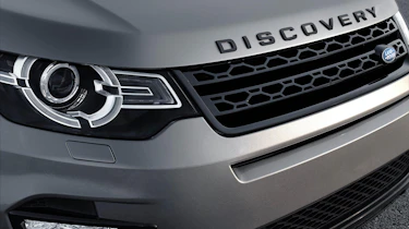 The front end owes its existence to the Range Rover Evoque and previews the next generation of Discovery