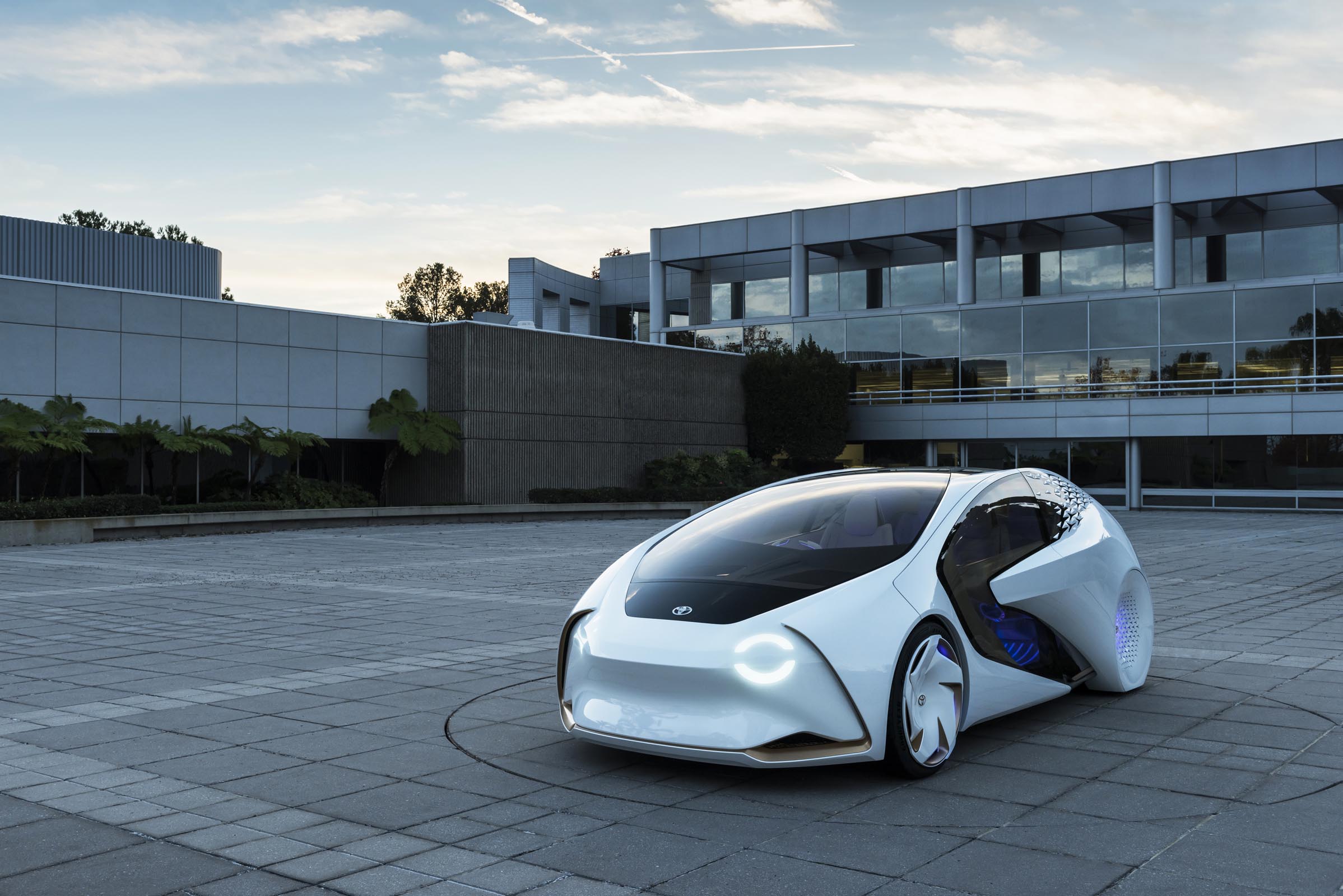 It may be about as conceptual as it's possible to be, but the Concept-i hints at Toyota's future direction