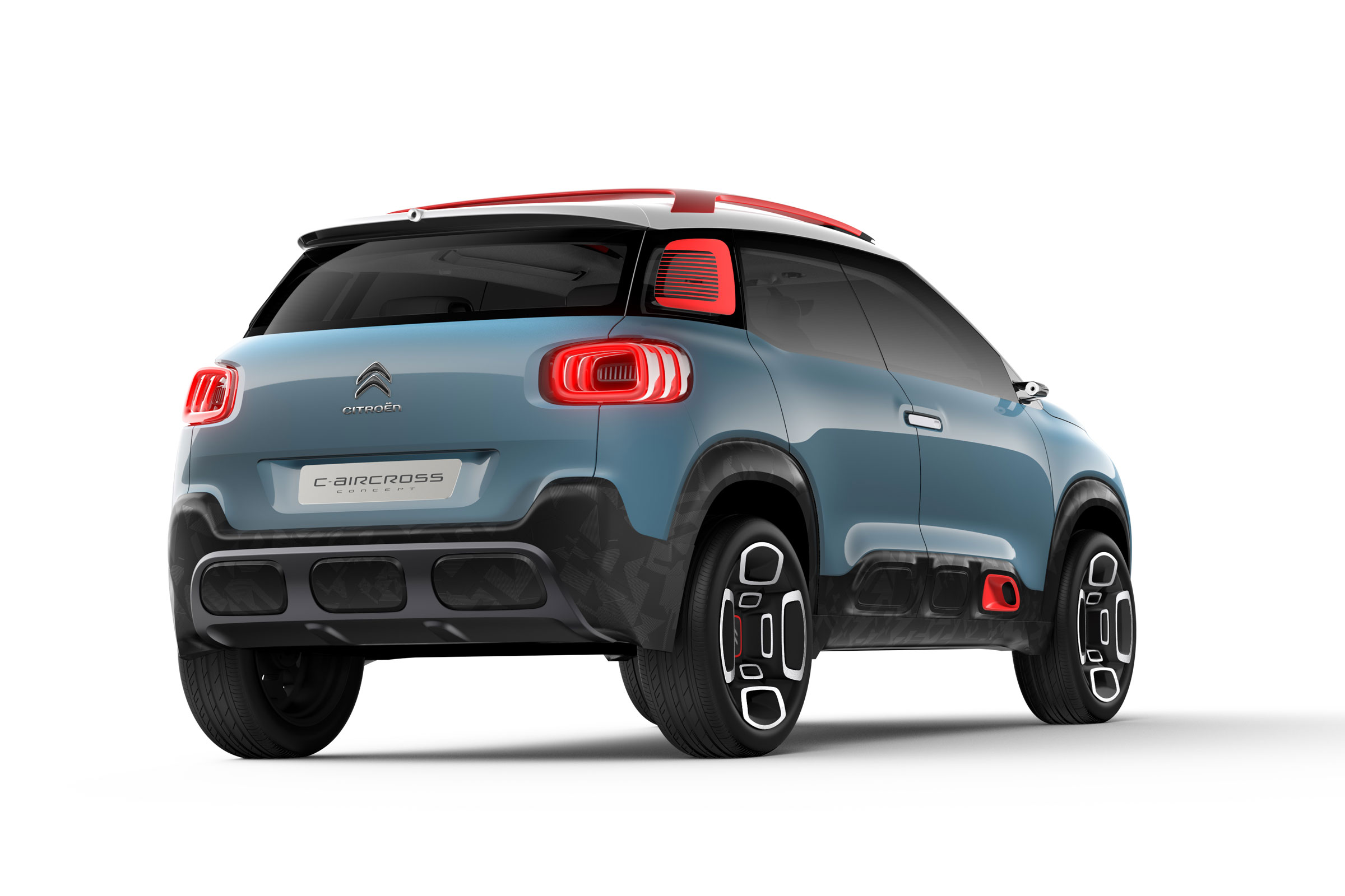 See-through rear windscreen pillars should minimise blind spots