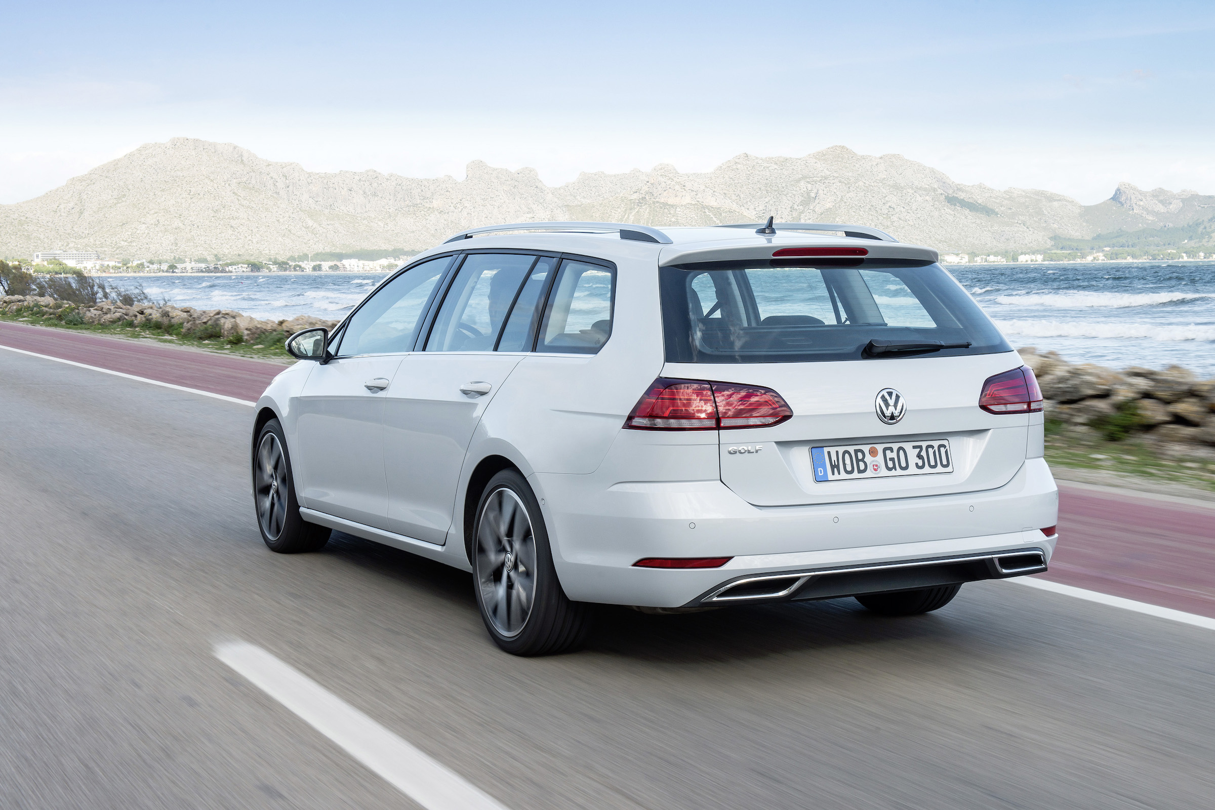 When one of the more powerful engines is fitted, the Golf Estate makes a comfortable, capable motorway cruiser
