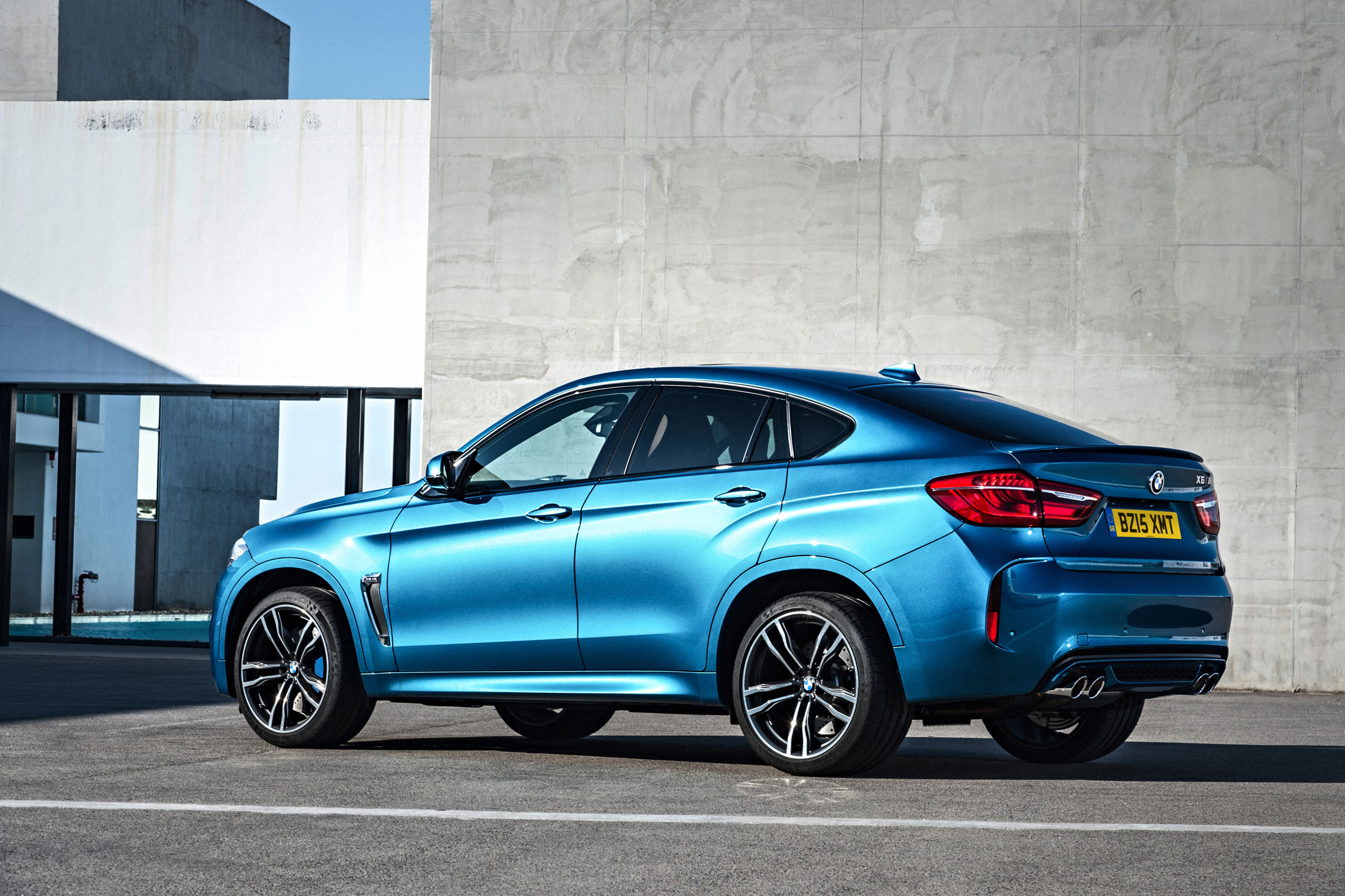 Comfort mode allows the Adaptive M suspension to soak up bumps, while the X6 M is still surprisingly fun to drive