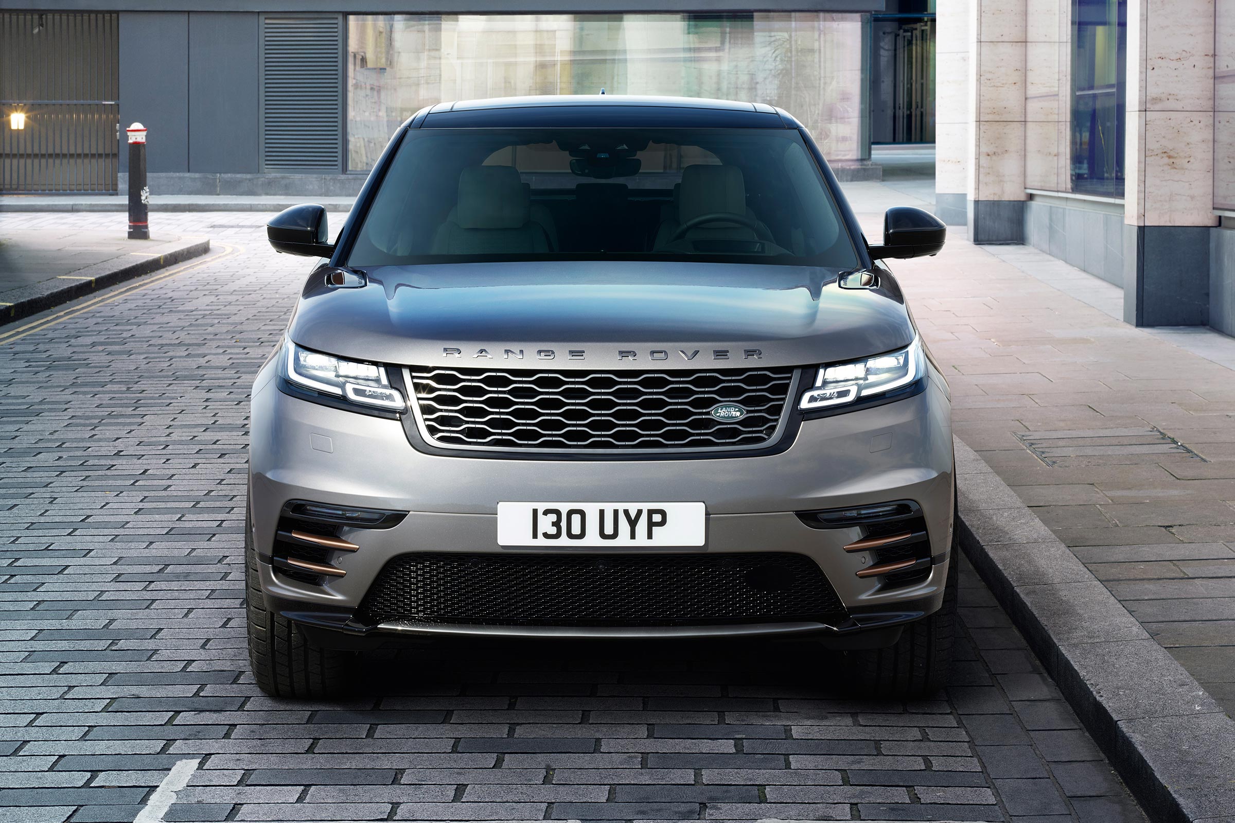 Speaking of economy, the diesels return 52.5-44.1mpg, while the 2.0-litre turbo-petrol engine officially manages 37.1mpg