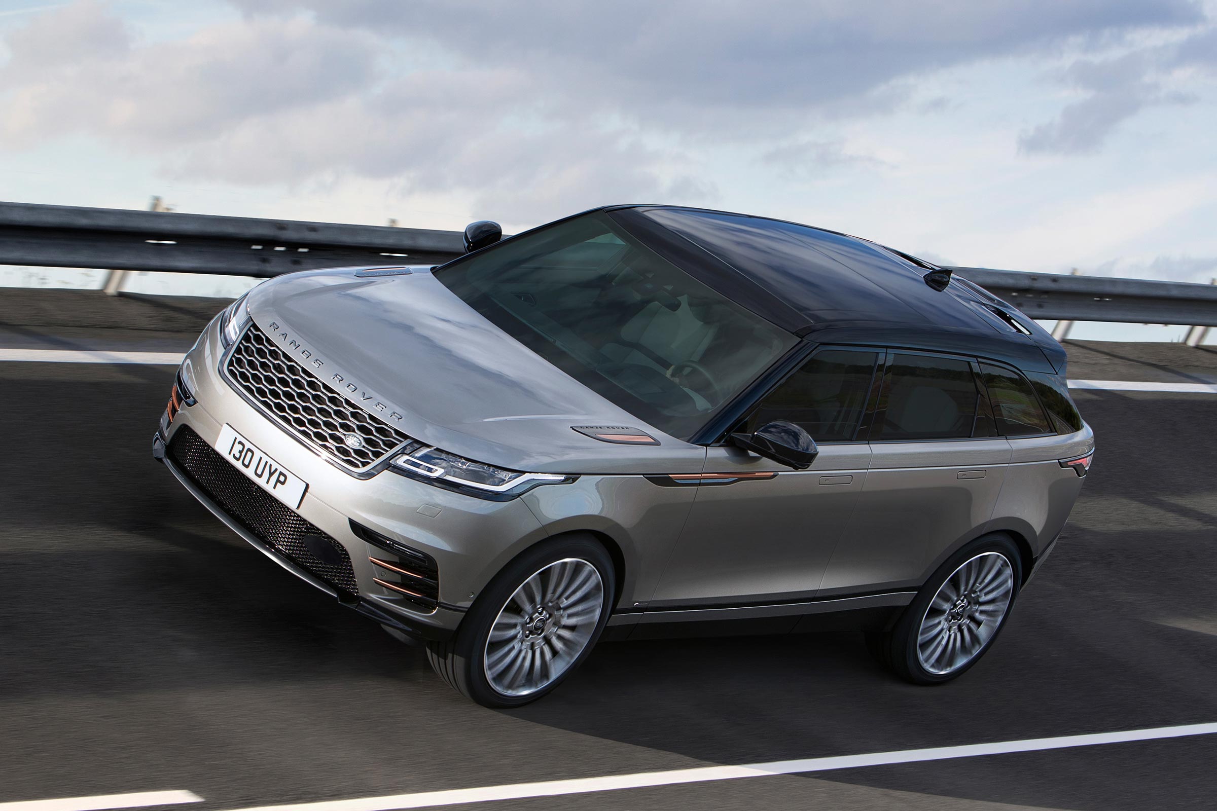 The Velar is available in four main trim levels. Entry-level cars are referred to as ‘Standard’, with S, SE and HSE following