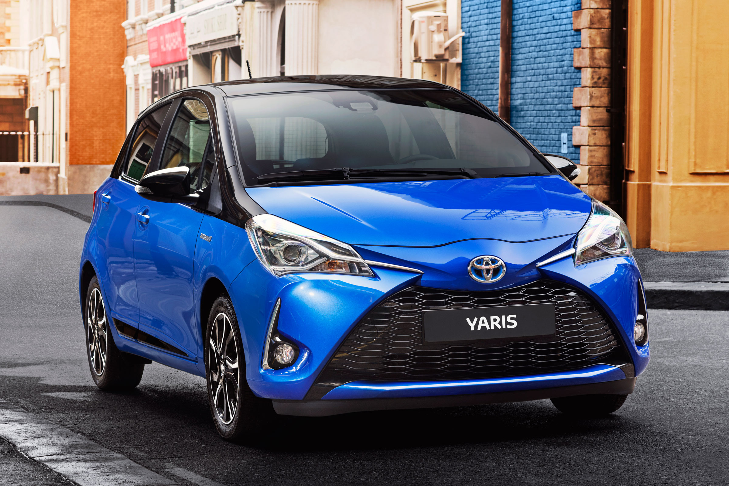 Design, Bi-tone and Excel trims have a honeycomb front grille
