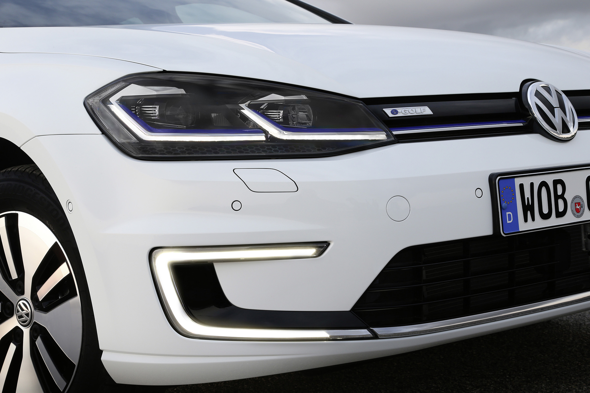 C-shape daytime running lights distinguish the front end of the e-Golf