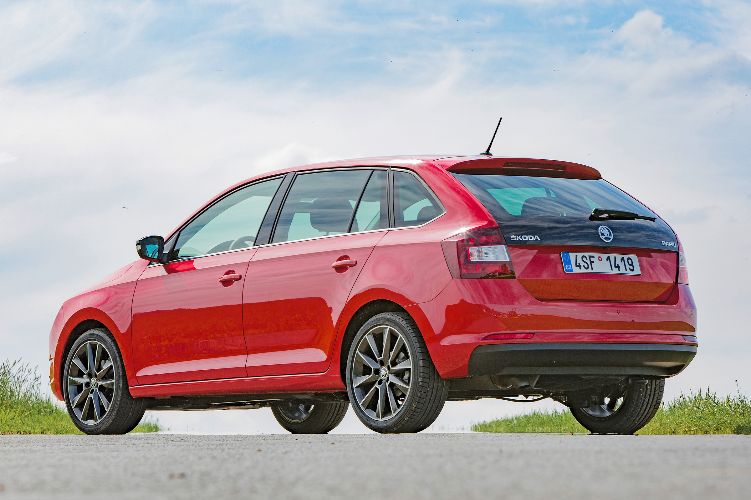The 1.4-litre TDI can return 72.4mpg, but the 1.6-litre TDI is both quicker and more economical, managing 74.3mpg