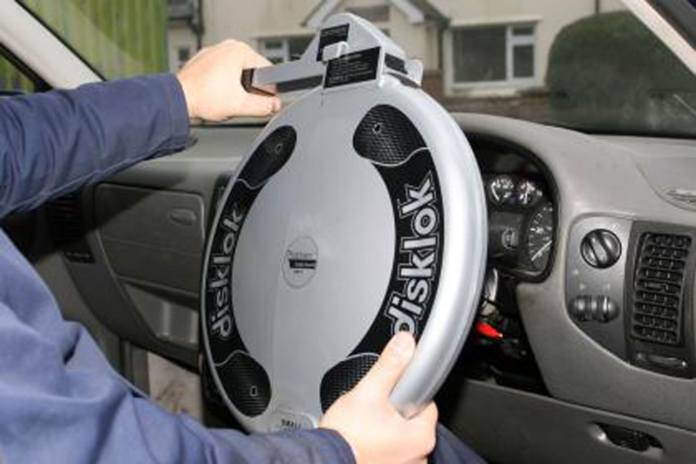 Best steering wheel locks to buy 2021