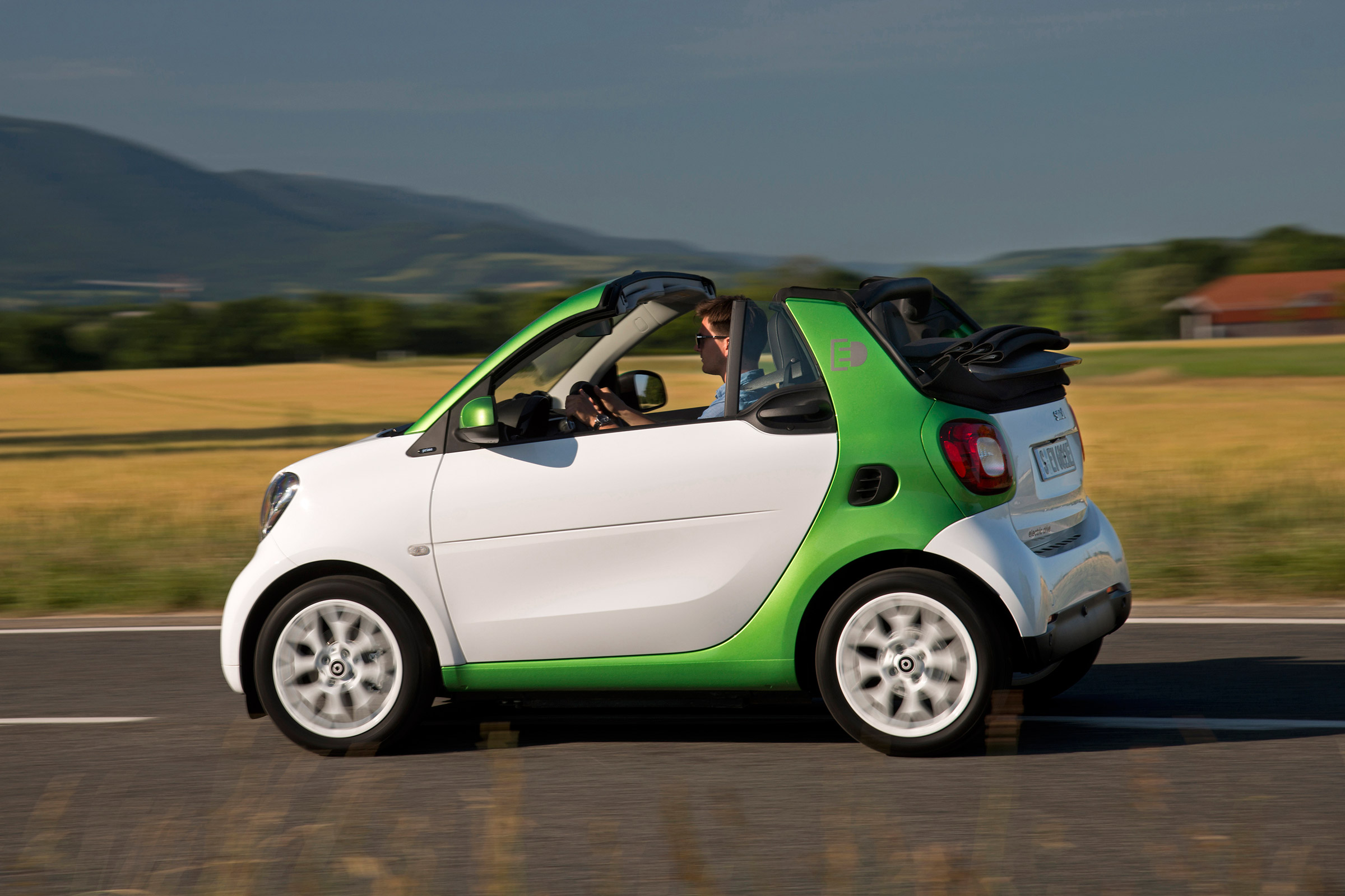 The 81bhp electric motor provides brisk acceleration away from traffic lights