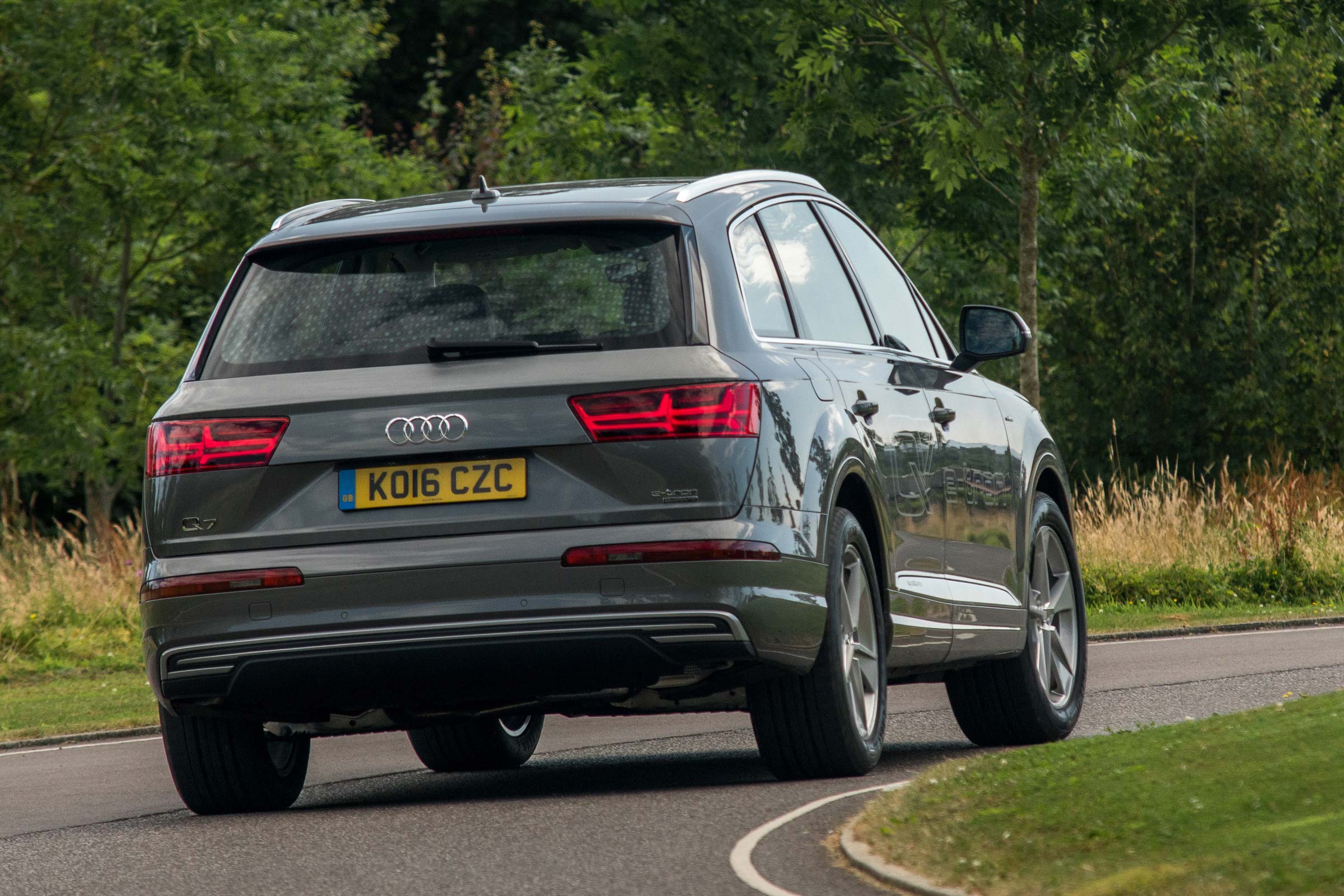 Despite the extra weight of batteries, the Q7 e-tron handles well for its size and weight