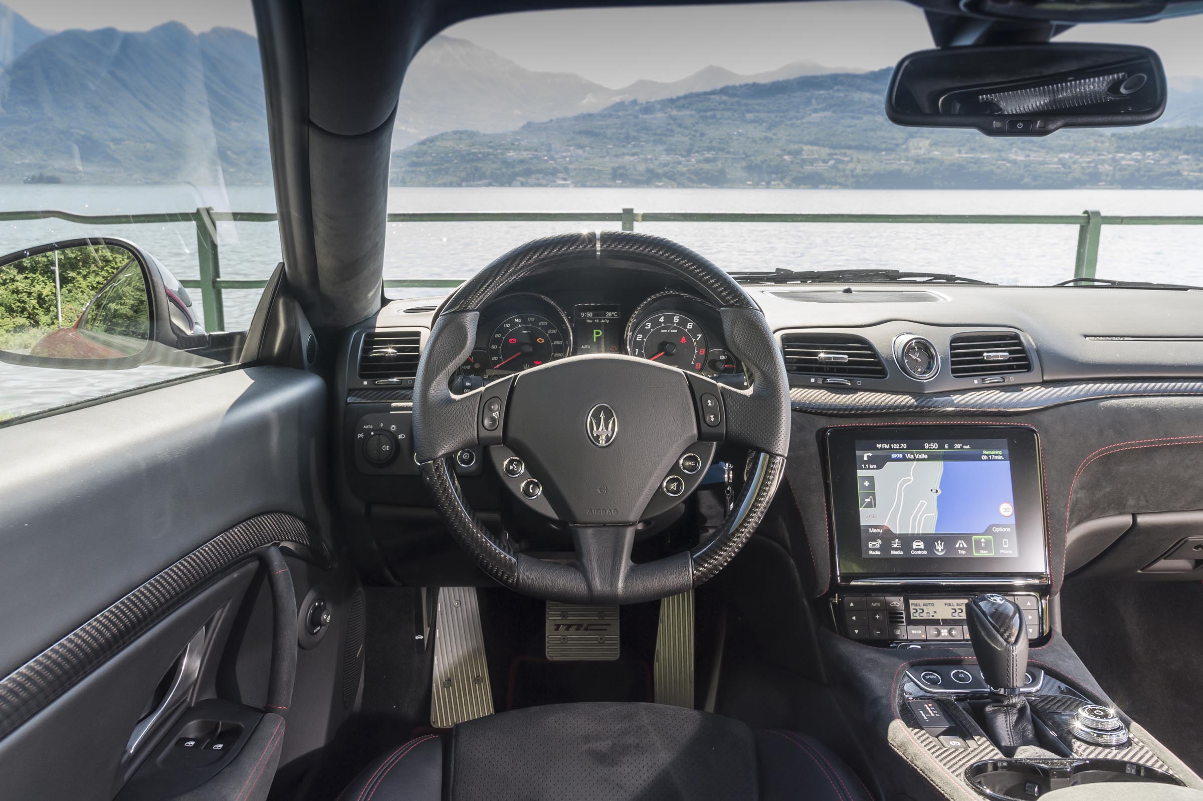 Maserati GranTurismo coupe interior