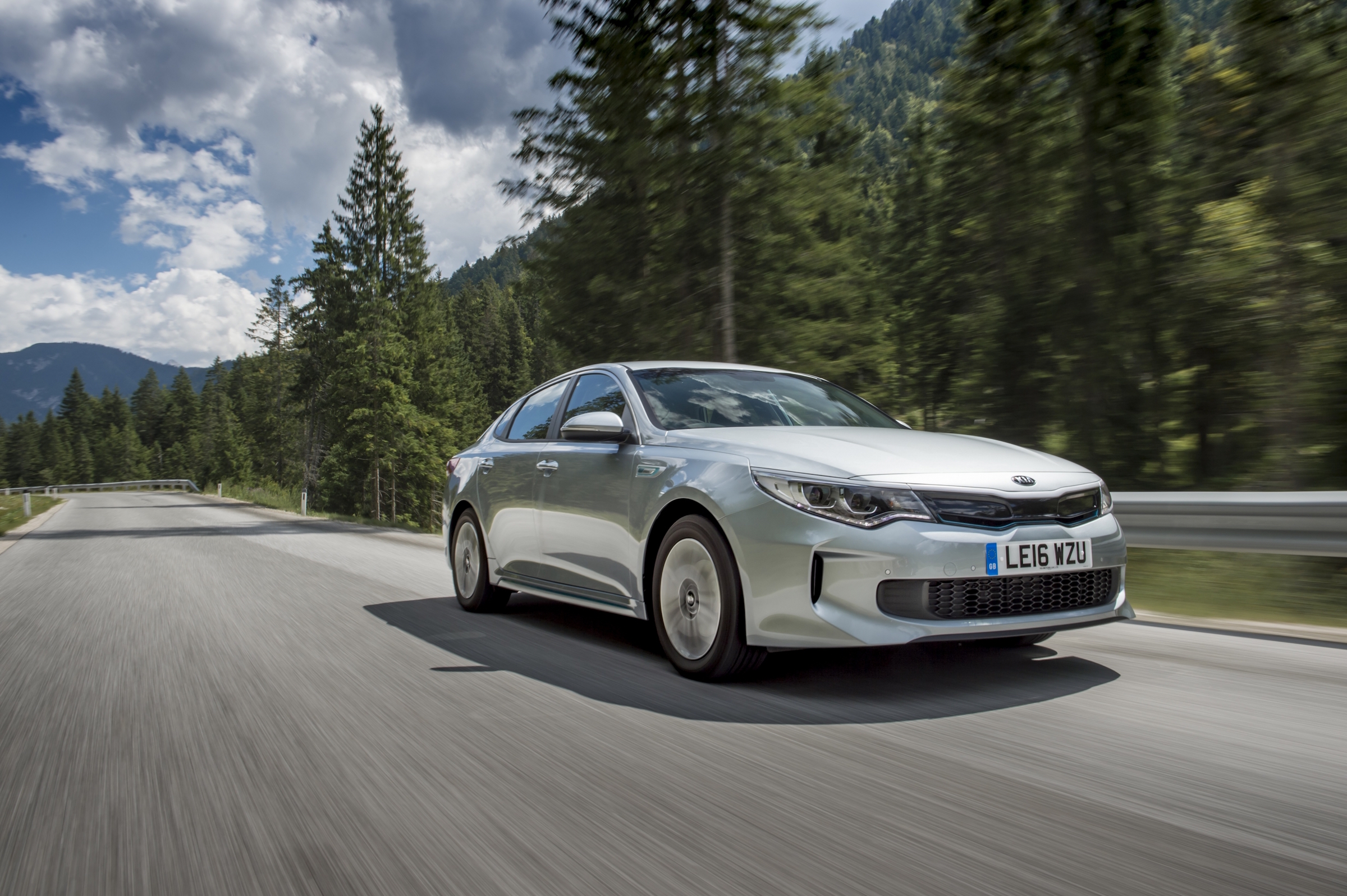 It's a rival to models including the Ford Mondeo Hybrid, Volkswagen Passat GTE and BMW 330e iPerformance