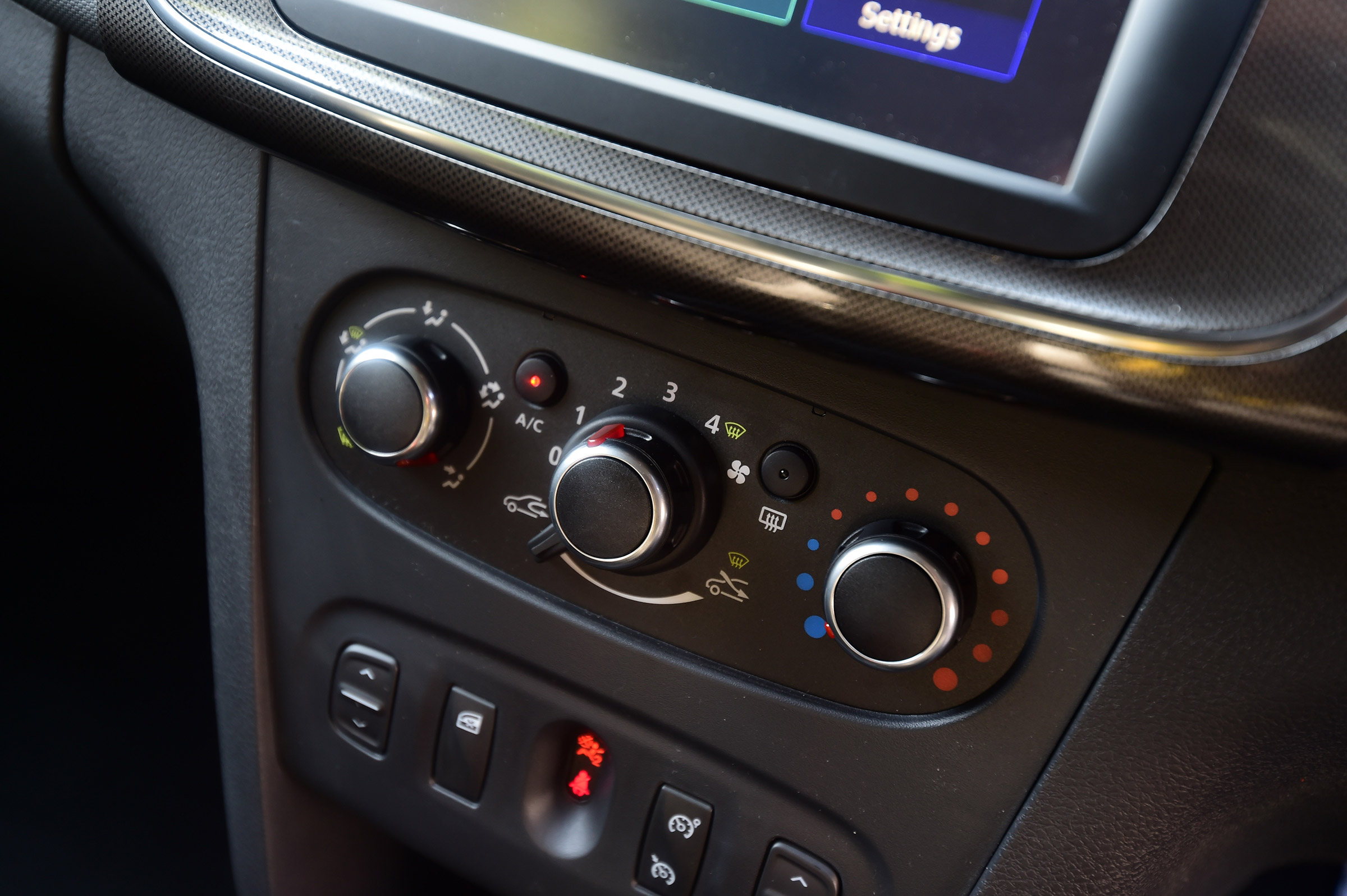 You do get a fair amount of equipment for you money, as all Logan MCV Stepways come with sat nav, reversing sensors &amp; air-con