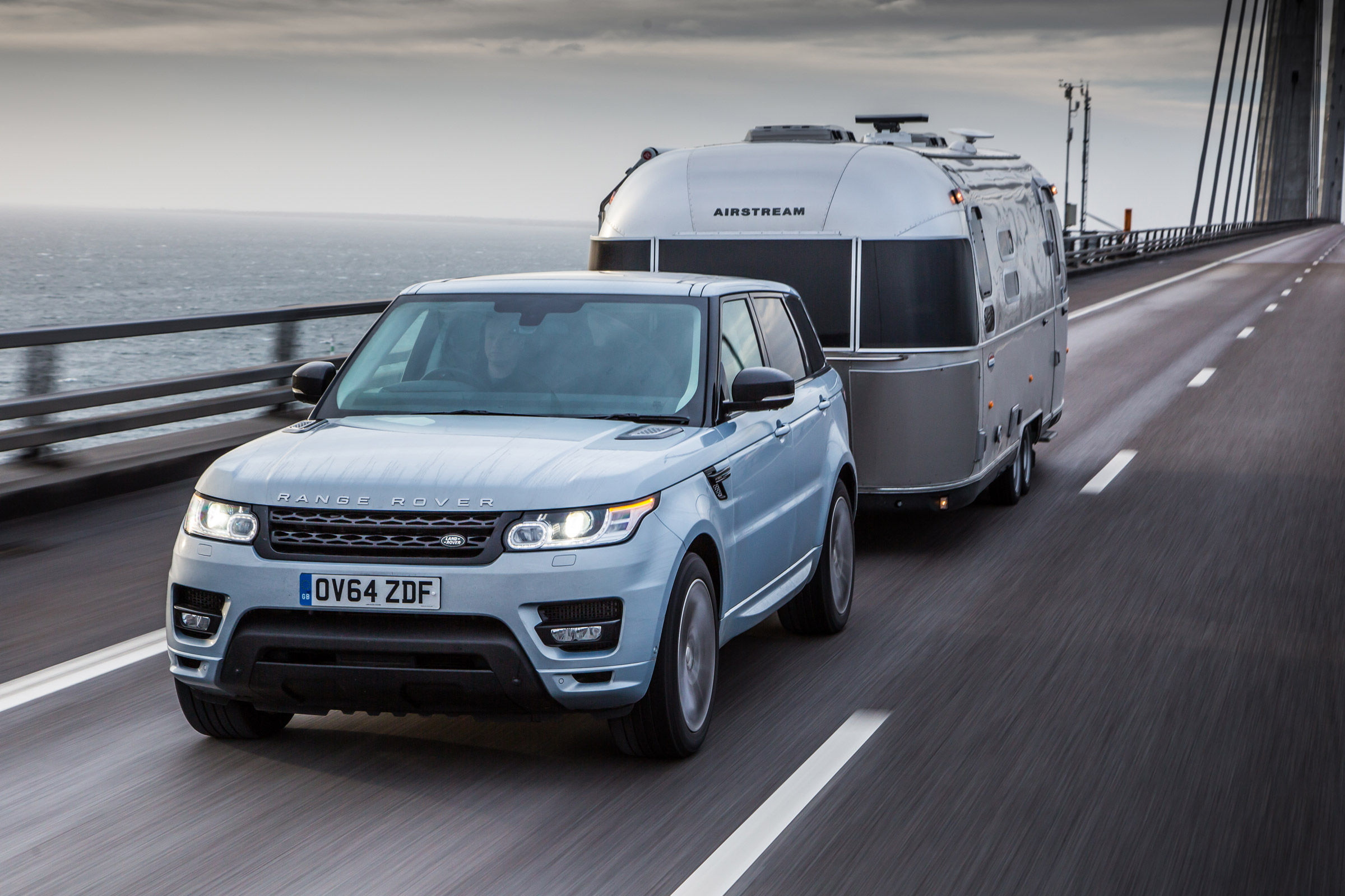 Towing with an electric car, hybrid or plug-in hybrid 