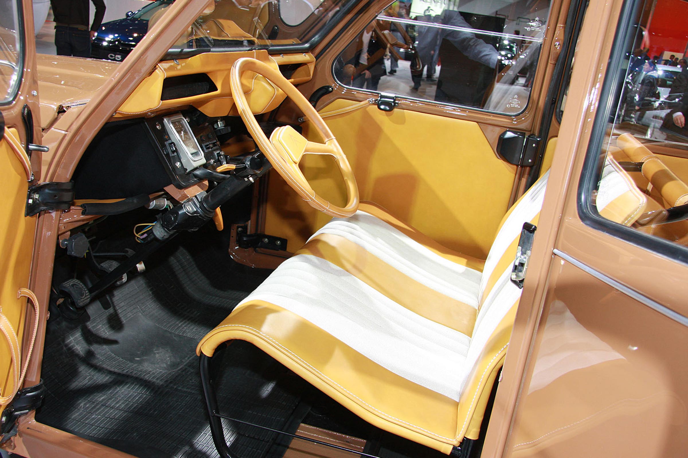 Citroen 2CV6 Special by Hermes