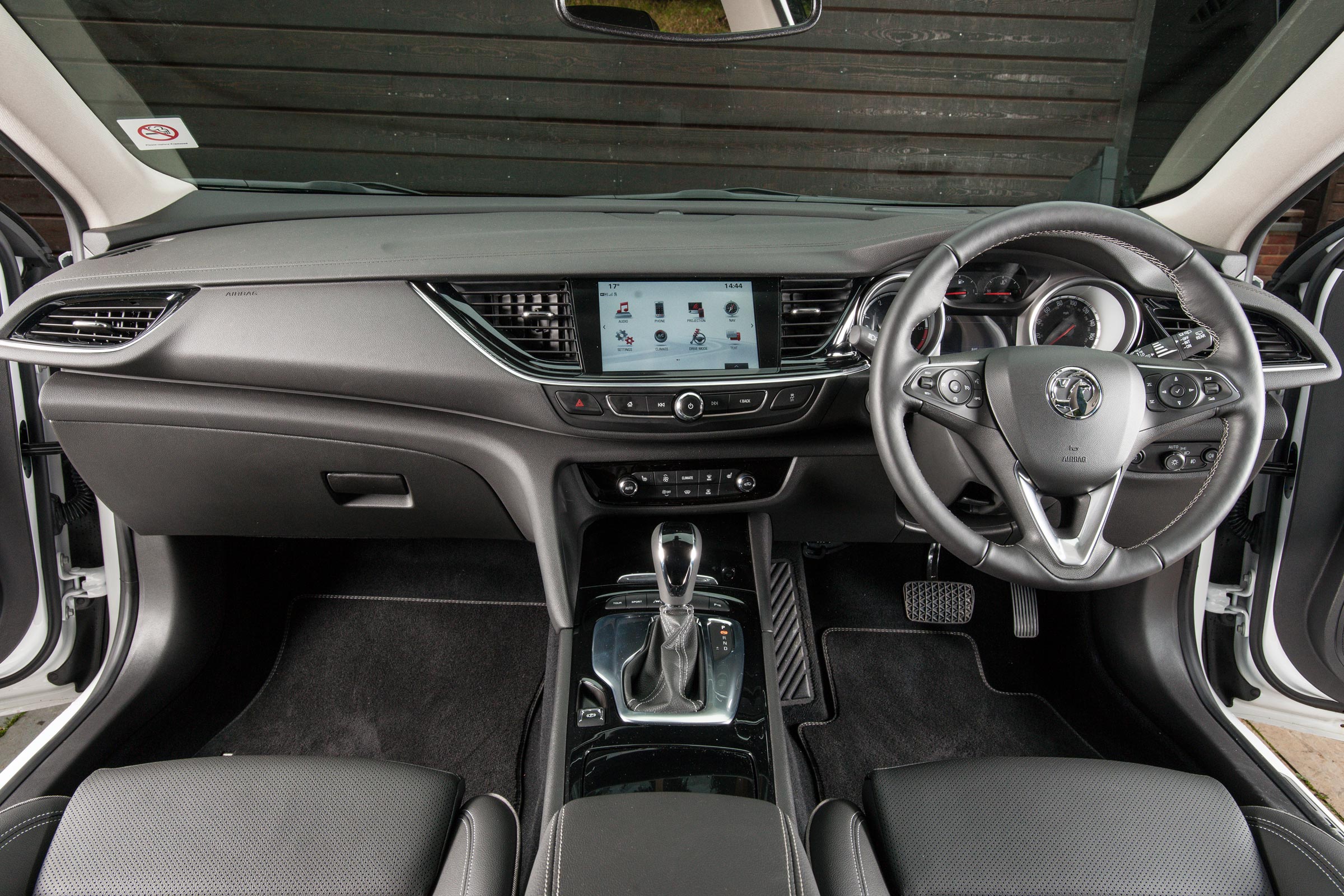 Just like other Vauxhall Insignia models, the Country Tourer has a well built and comfortable interior, with a logically laid