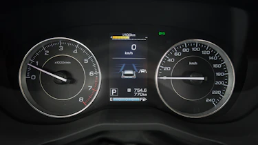 Instrumentation is clear and the central screen offers additional driving information