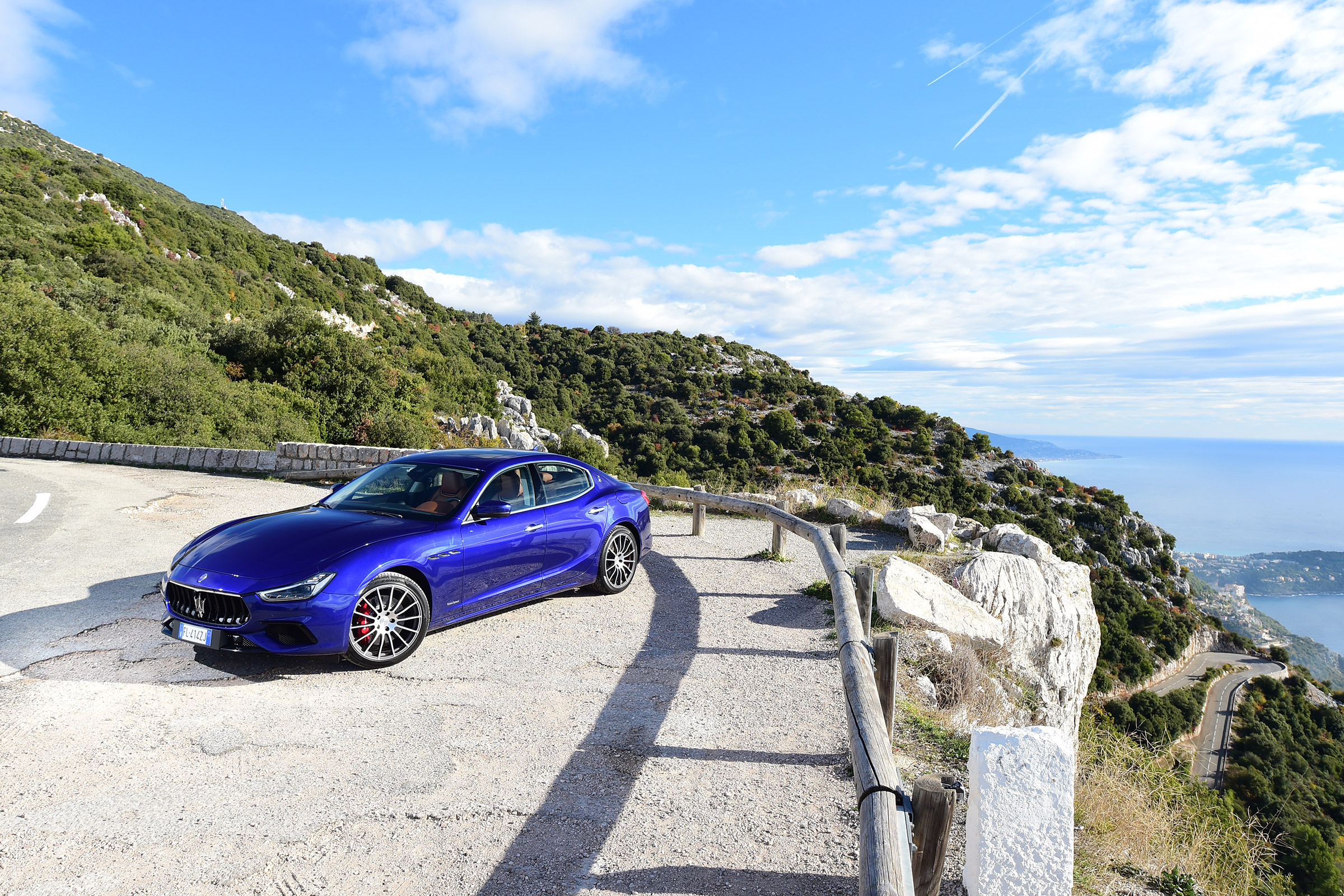 Engines include a 3.0-litre diesel and two petrol engines with 345 and 424bhp respectively