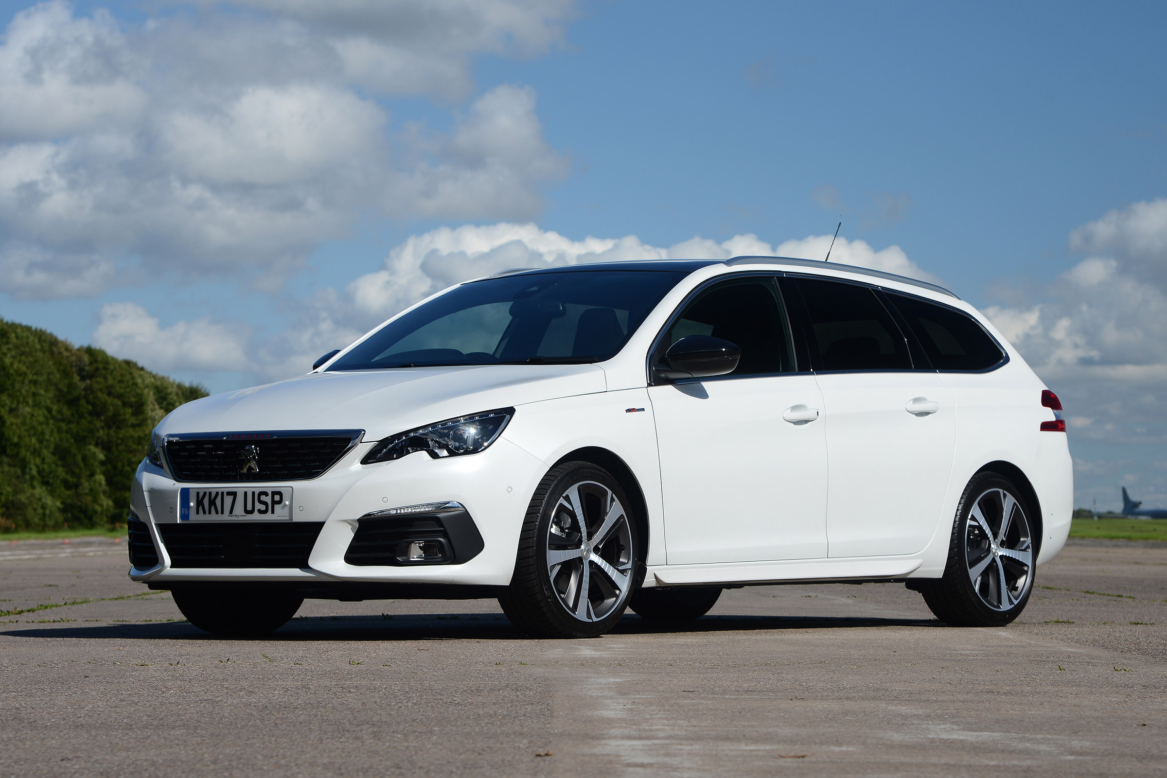 Sportier GT versions are fitted with a 2.0-litre diesel that can get it from 0-62mph in 8.4 seconds