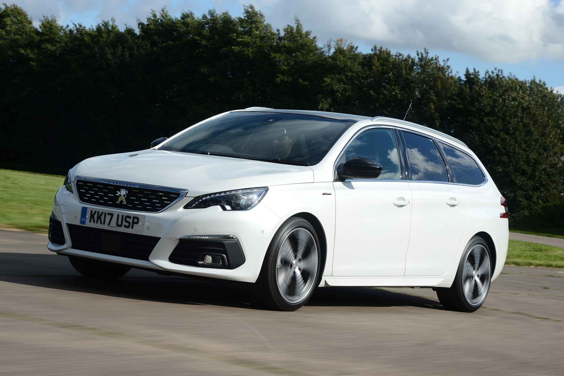 With the most economical diesel engine fitted, it can return up to 88.3mpg
