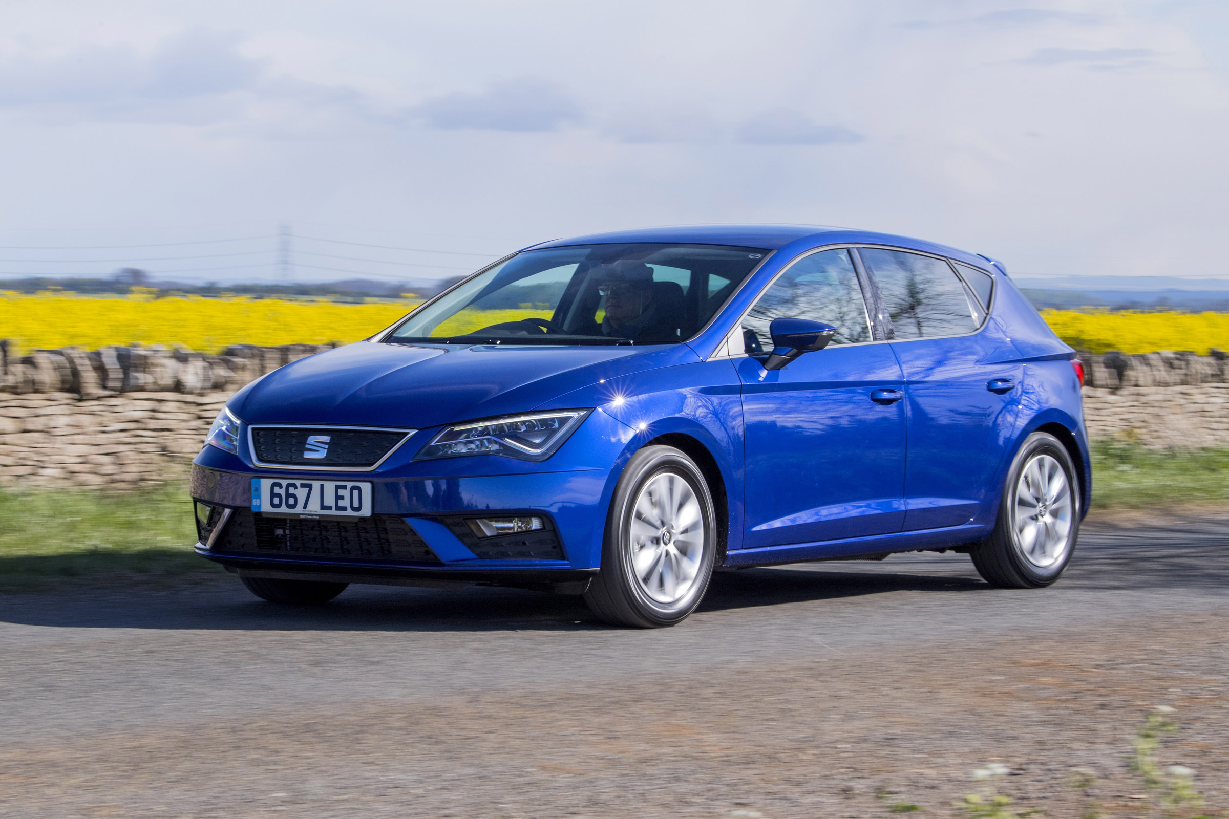 SEAT Leon driving