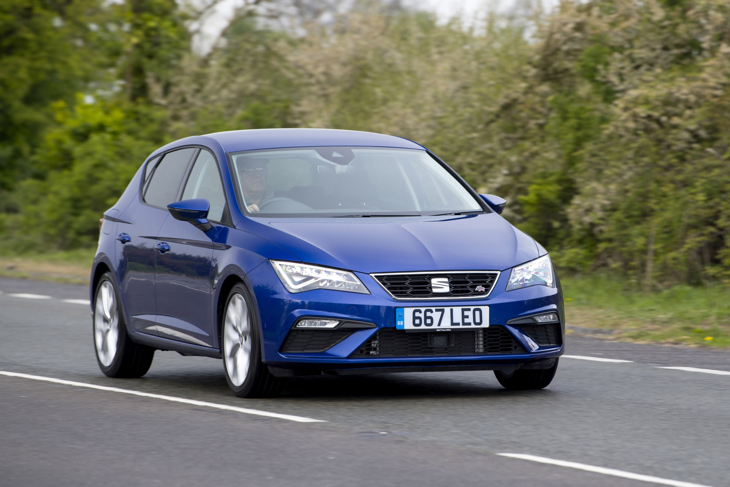 SEAT Leon FR driving