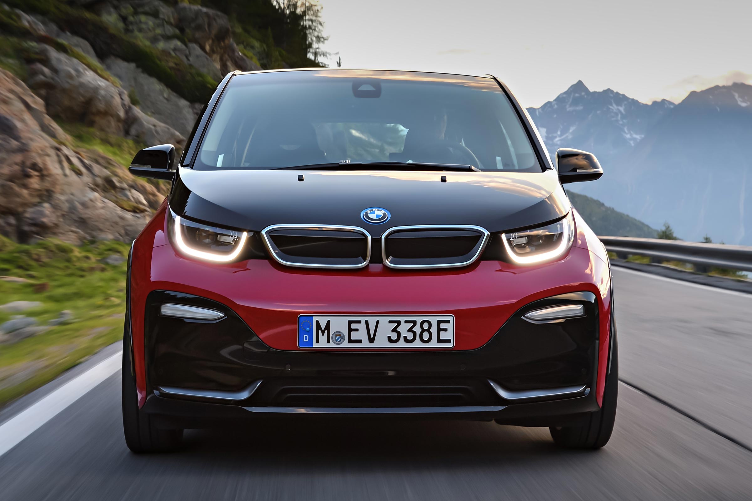 Like the BMW i8 sports car, the BMW i3 hatchback has a radical design