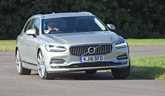 Volvo V90 cornering