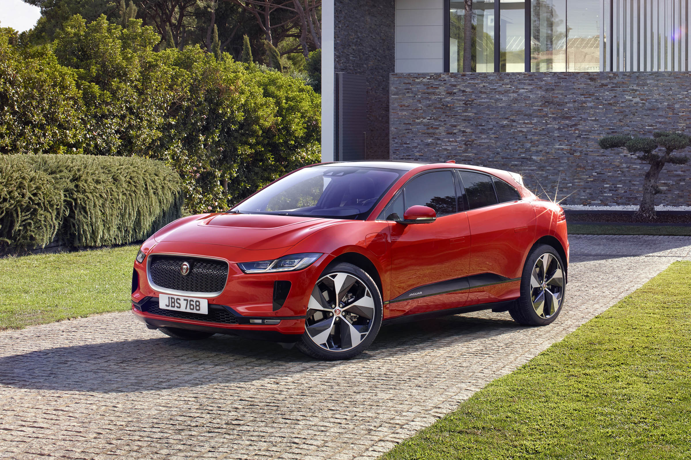 Jaguar I-Pace corner
