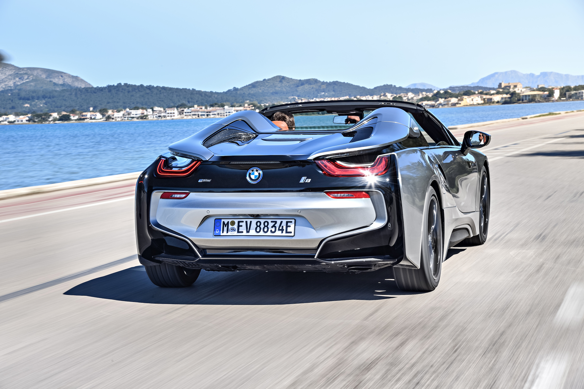 Some may find the i8's slightly arcade-game feel a little unnatural...