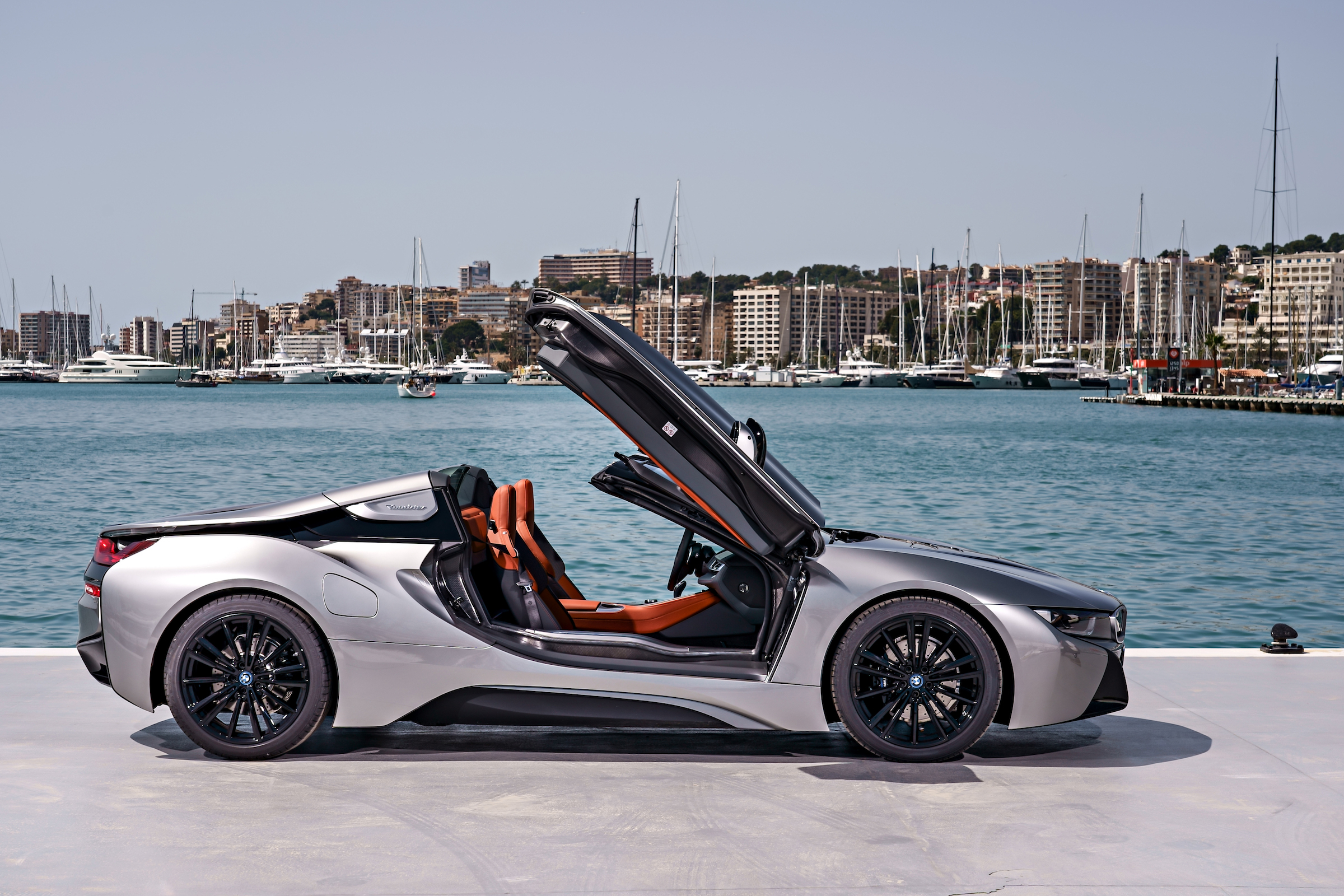 Many see the i8 Roadster as a rival to the Porsche 911 cabriolet and Audi R8 Spyder