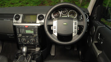 used land rover discovery interior