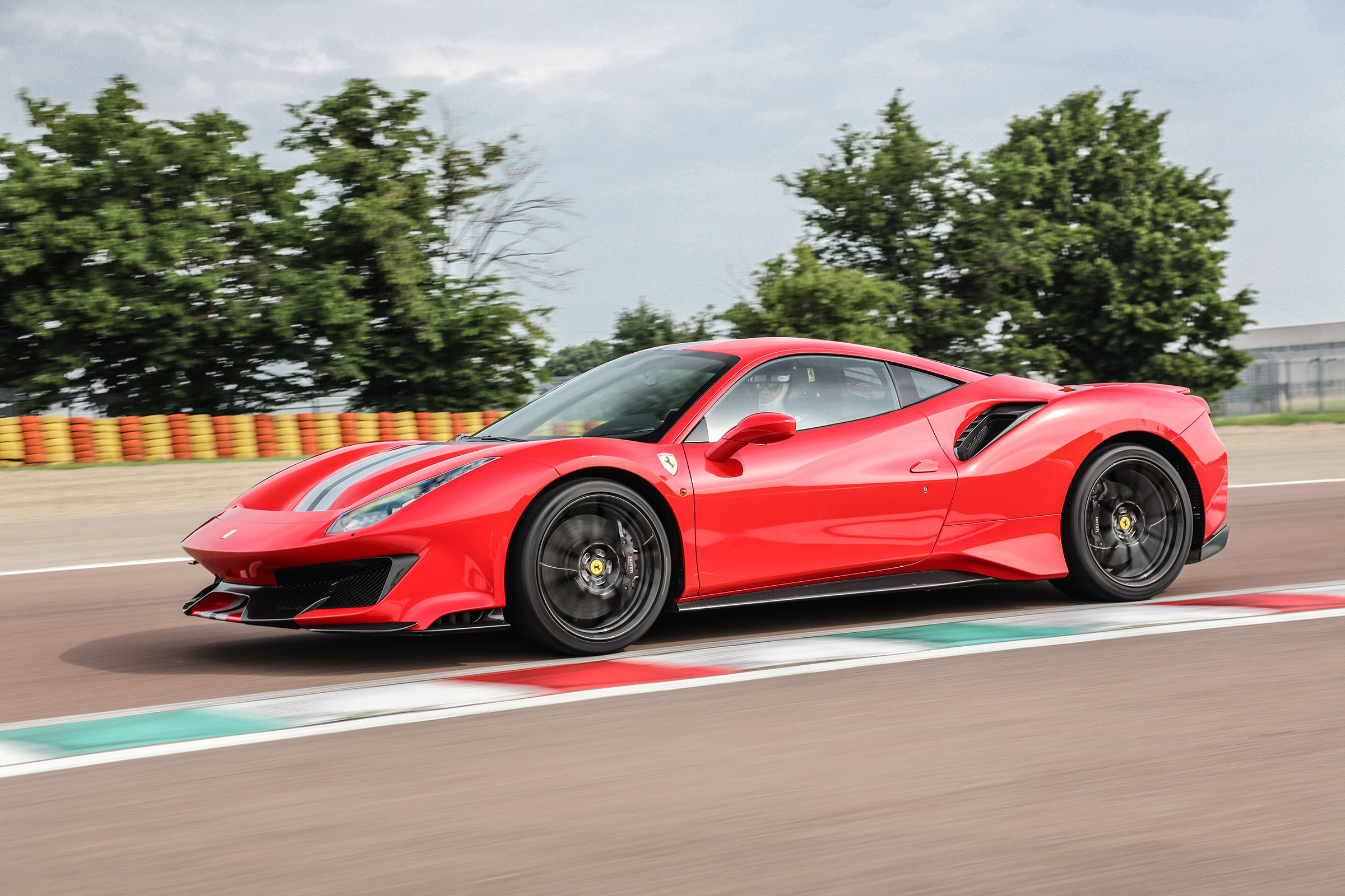 Ferrari 488 Pista side track