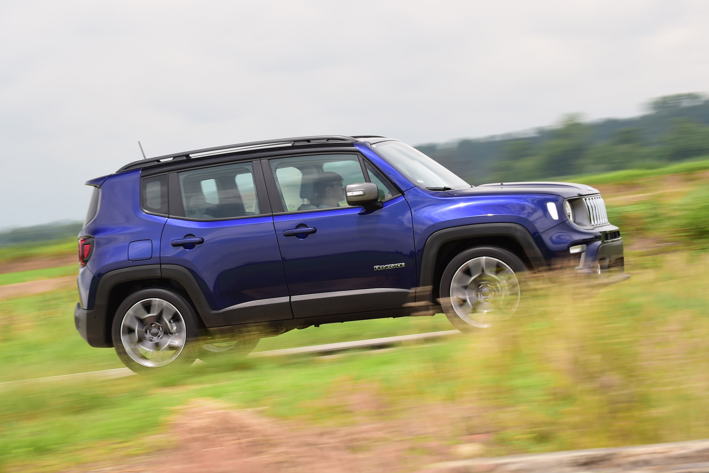 Jeep Renegade side view
