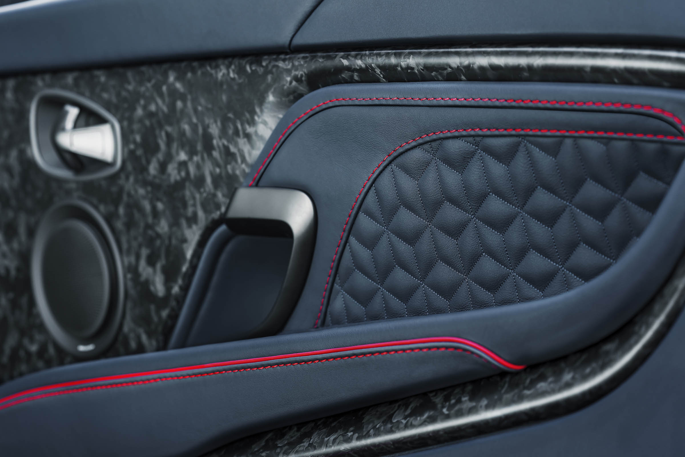 Aston Martin DBS Superleggera door